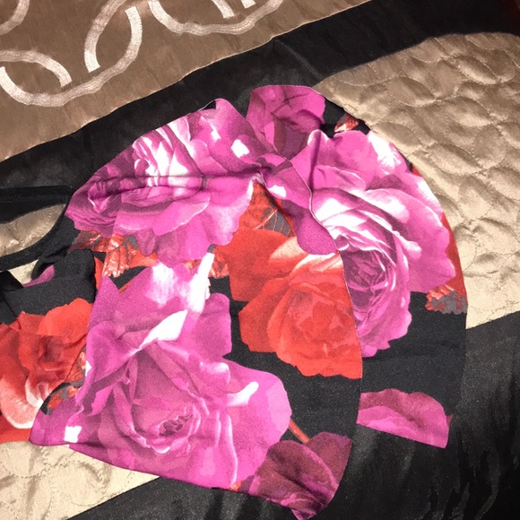 Cold Shoulder Back Zip Top - Picture 4 of 5